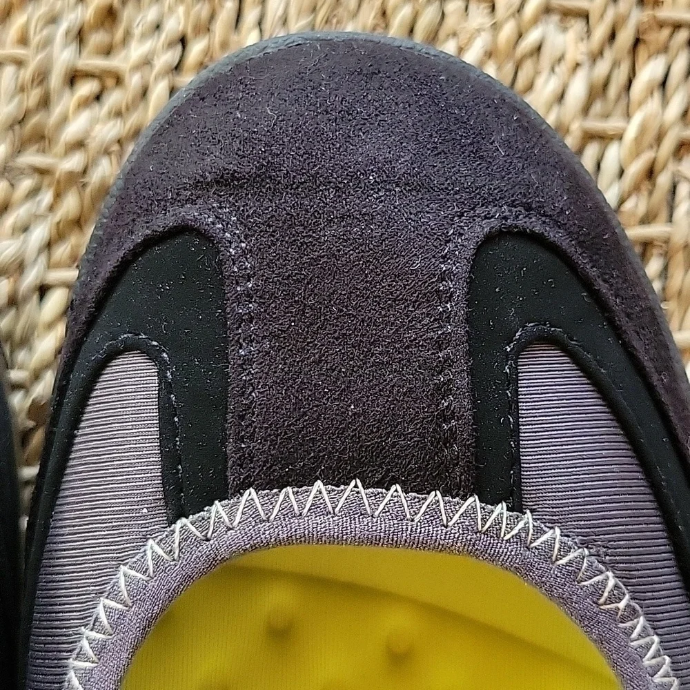 CLOUD 9 rounded toe flat shoes.  Black gray.  Size 10 M